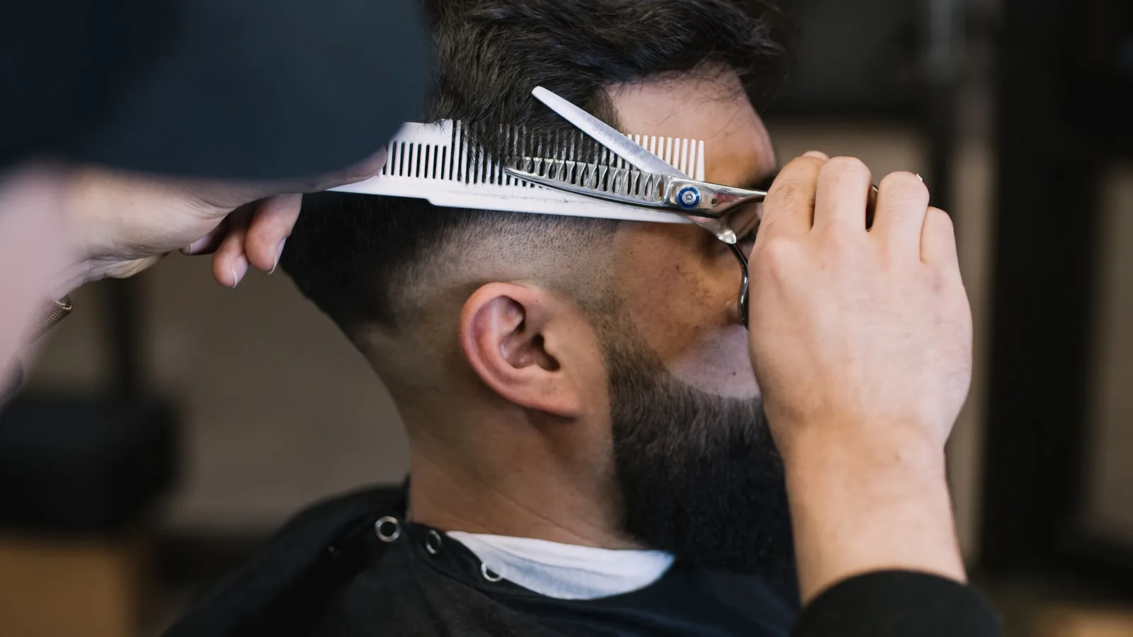 Caisse pour salon de coiffure et barbier : le guide 2026
