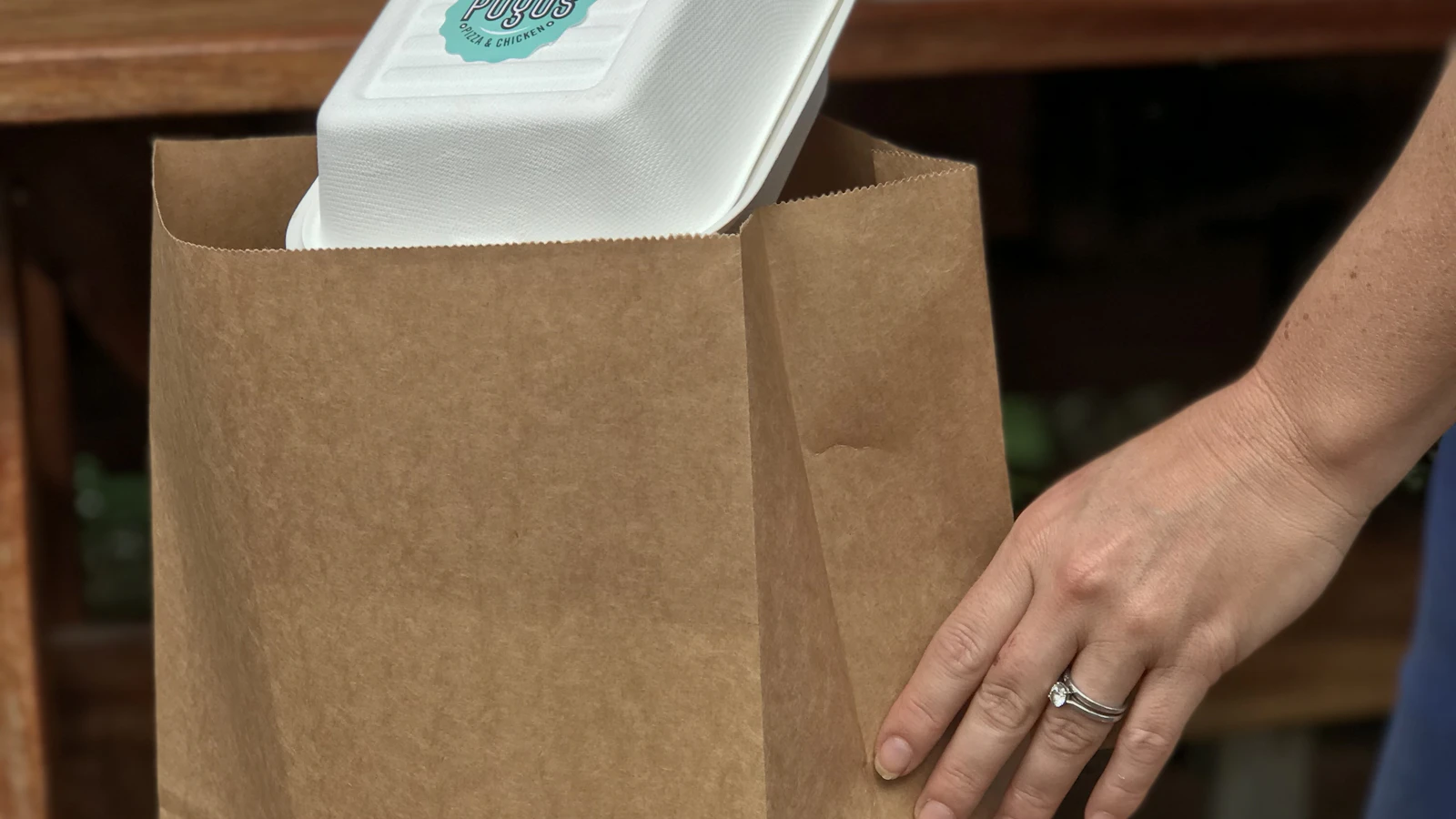 Food delivery: several platforms, one kitchen