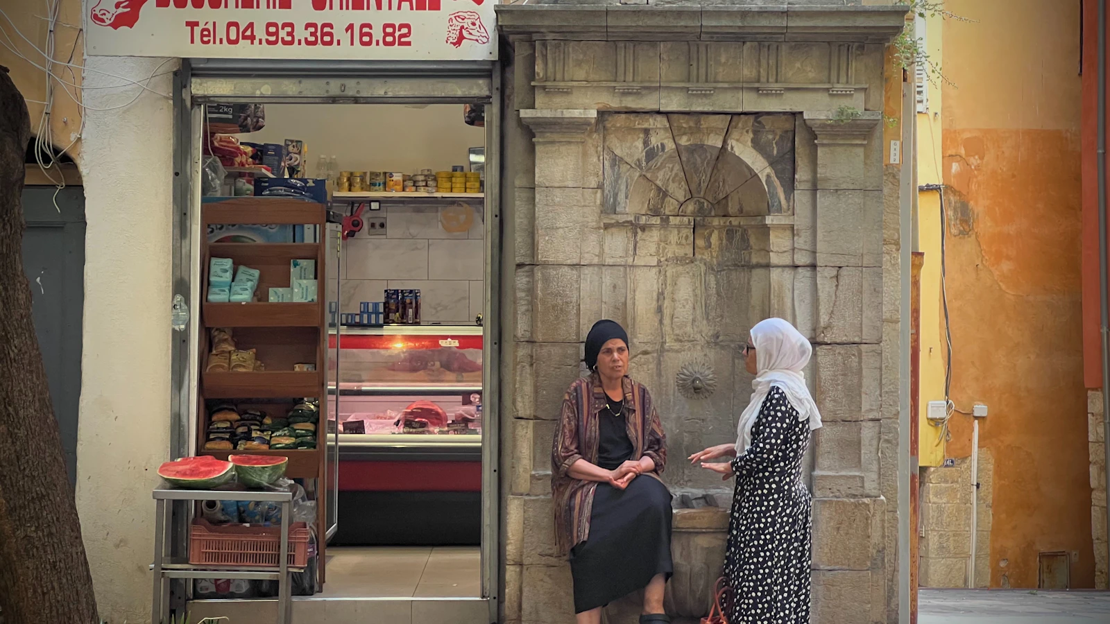 Can an auto-entrepreneur hire in Morocco? Treat the first employee as a structure threshold