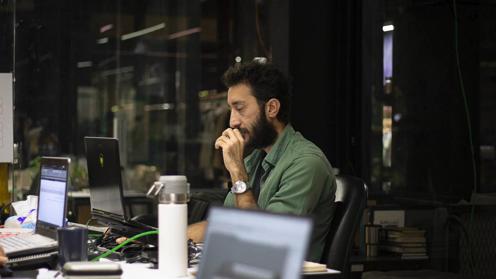Moroccan employee reviewing a contract before independent work
